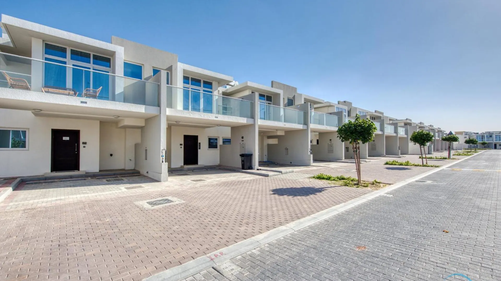 Restful 3Br Townhouse At Damac Hills 2 Dubailand By Deluxe Holiday Homes شقة دبي