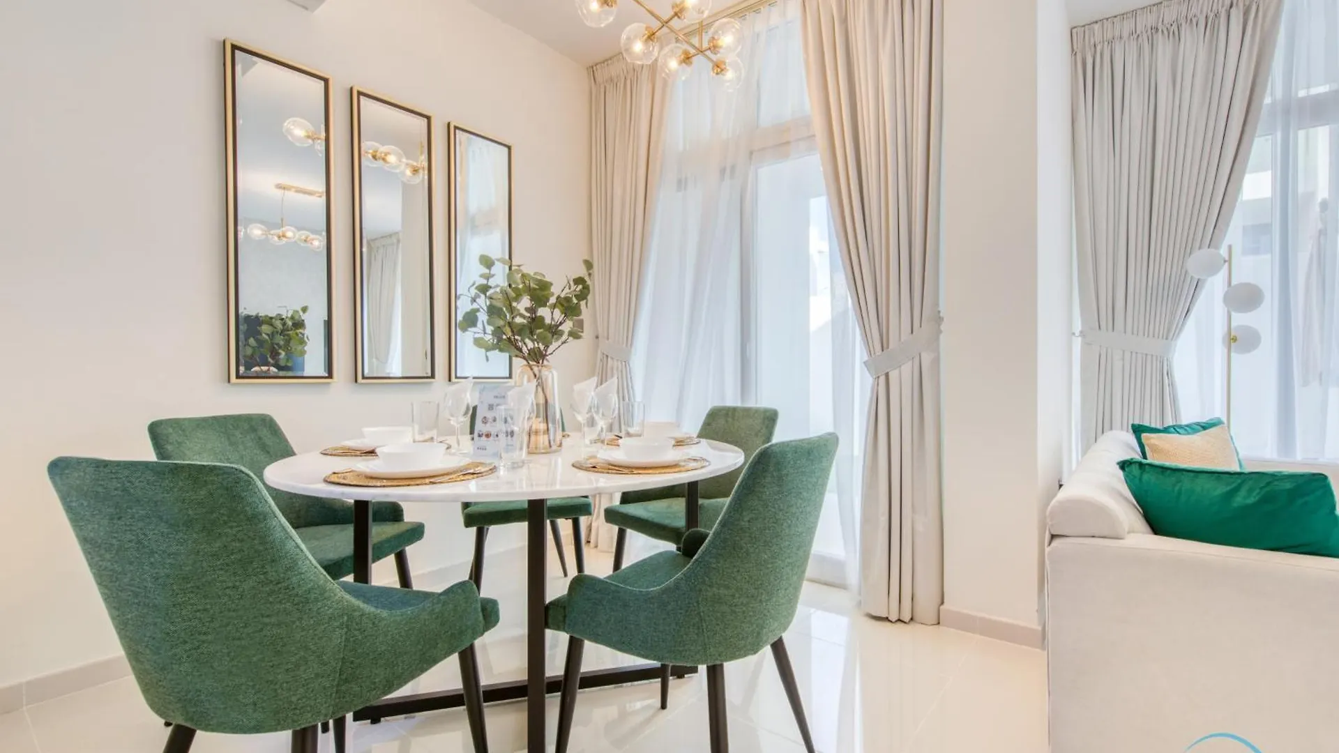 Restful 3Br Townhouse At Damac Hills 2 Dubailand By Deluxe Holiday Homes