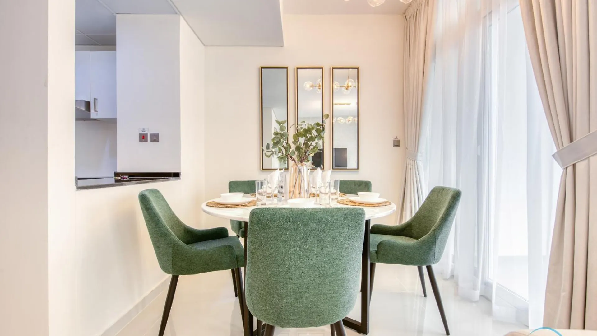 Restful 3Br Townhouse At Damac Hills 2 Dubailand By Deluxe Holiday Homes شقة دبي