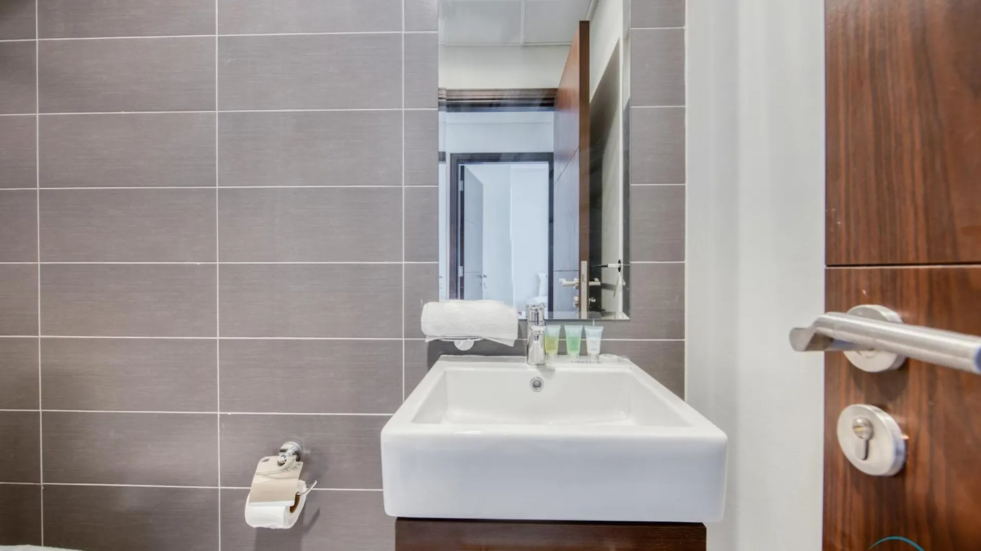 Restful 3Br Townhouse At Damac Hills 2 Dubailand By Deluxe Holiday Homes